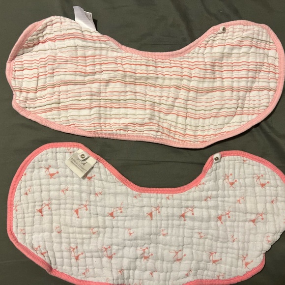 Aden & Anais reversible muslin bibs. - Picture 3 of 3